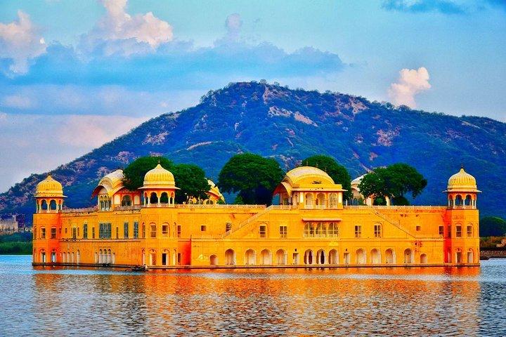 Jaipur 2 Days Private Tour – Forts, Palaces & Heritage Sites