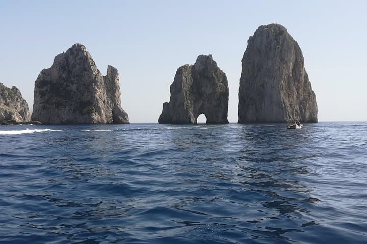 A special day in Capri - walking and boat tour