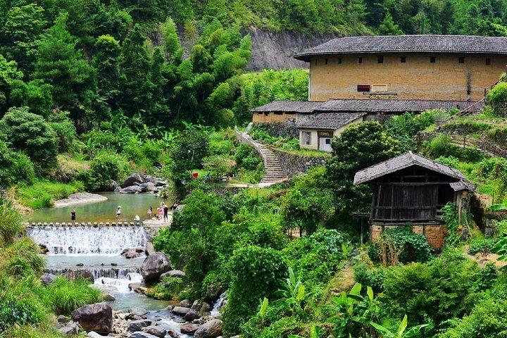 Round Trip Transfer Between the Most Picturesque Chuxi Tulou Cluster and Xiamen