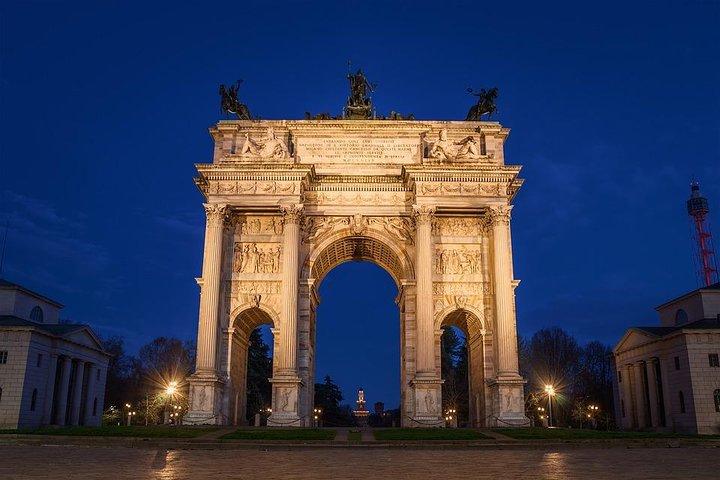 MILAN PRIVATE WALKING TOUR BY NIGHT: AMAZING MILAN - 2 h