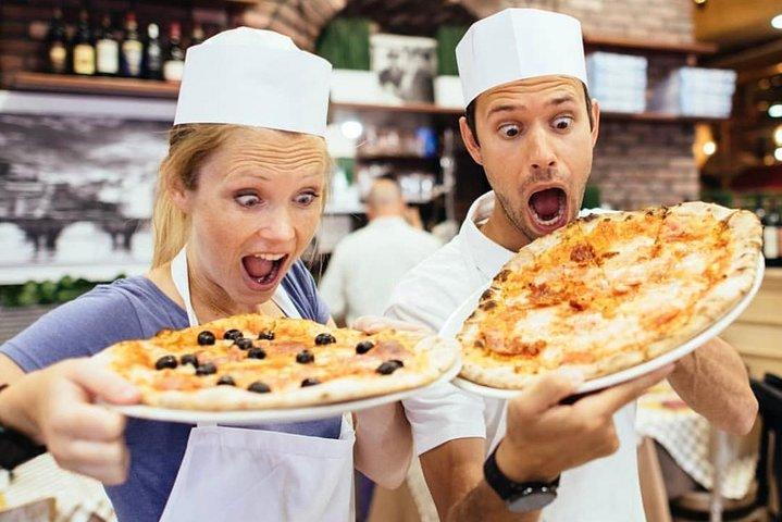 Pizza Hands On In The Heart of Rome