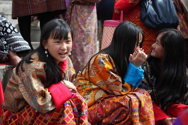 14 Days Bhutan Cultural Tour With 2-Day Trek in Bumthang Valley
