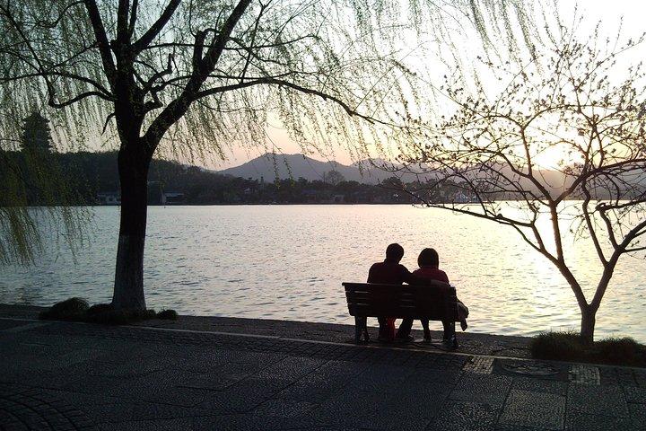 Private Hangzhou Day Tour to cruise in West Lake, Tea Plantation & Hefang street
