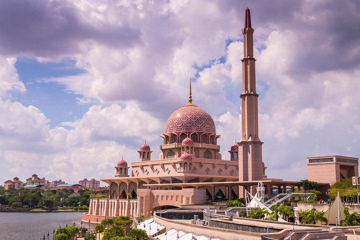 Putrajaya City Tour from Kuala Lumpur with Sight Seeing Cruise