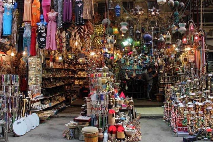 Pyramids, Museum & Bazaar Private Tour with Entrance & Lunch