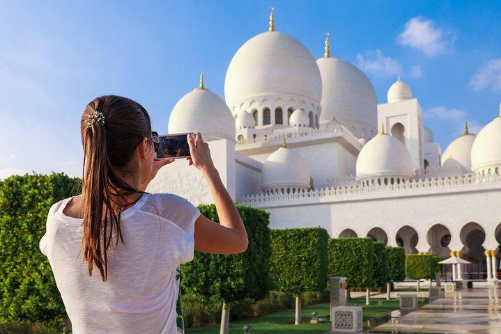 Big Bus Dubai and Abu Dhabi Twin City Ticket: Hop-On Hop-Off Tours