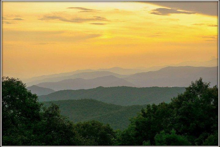 Fall Color Quest: Smoky Mountain Fall Foliage Hike