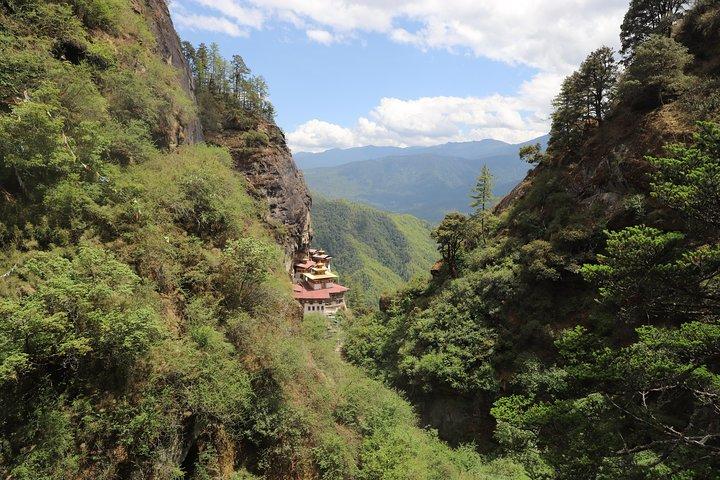 Bumdrak Trek - Tiger's Nest Monastery Overnight Trek