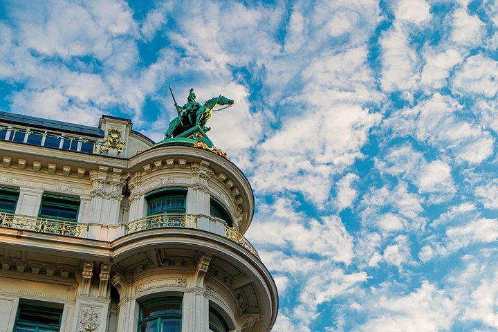 Private Scenic Transfer from Budapest to Vienna with 4h of Sightseeing