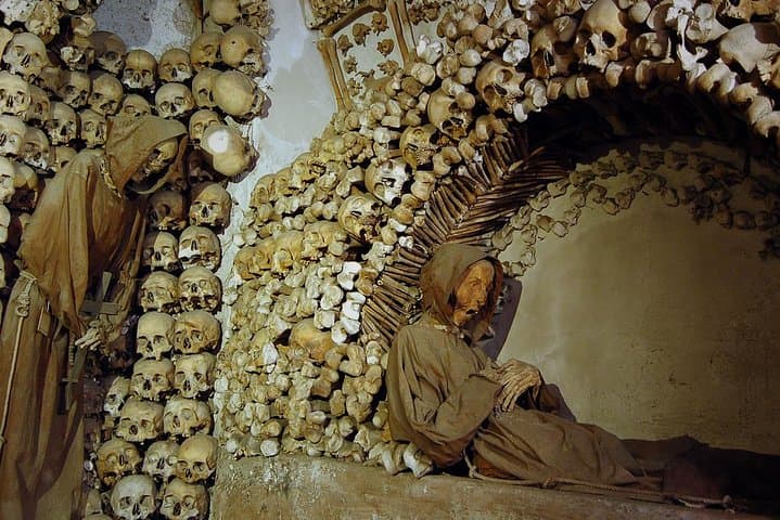Unveil Rome : Crypts, Underground Aqueducts and Iconic Monuments