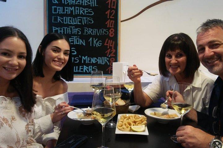 San Sebastian Pintxos Tour for Gourmets in the Old Town