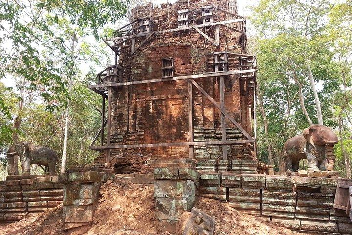 Private One Day Trip-Pyramid Temple Koh Ker and Beng Mealea