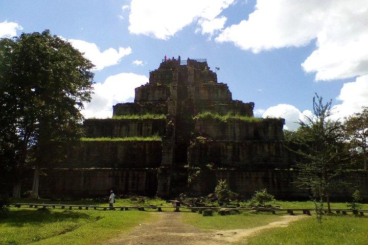 Private One Day Trip-Pyramid Temple Koh Ker and Beng Mealea