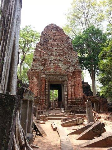Two Day Trip to Koh Ker and Preah Vihear & Khmer Rough's Sites