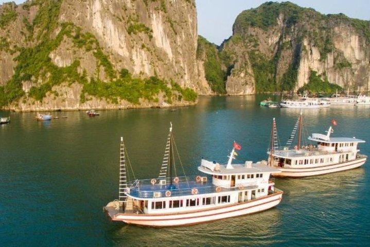 Halong Deluxe Day Trip- 6 Hour Cruise