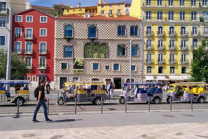 Tuk Tuk Special Tour in Lisbon 3H