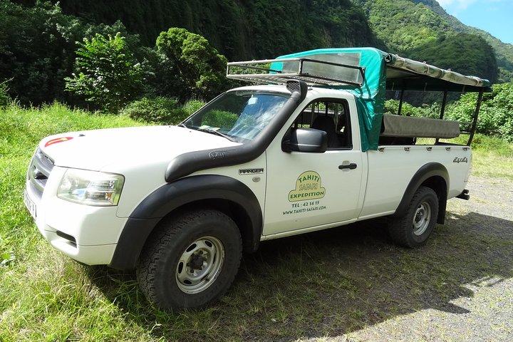 Crossing Over Tahiti Island Safari 4x4