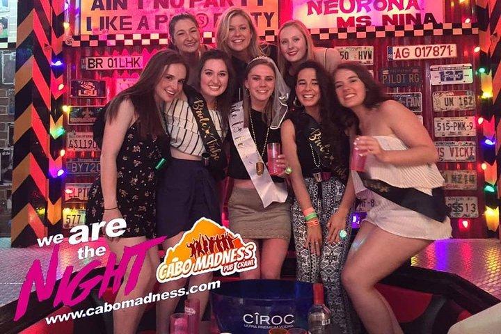 All you can drink- Club Crawl Los Cabos