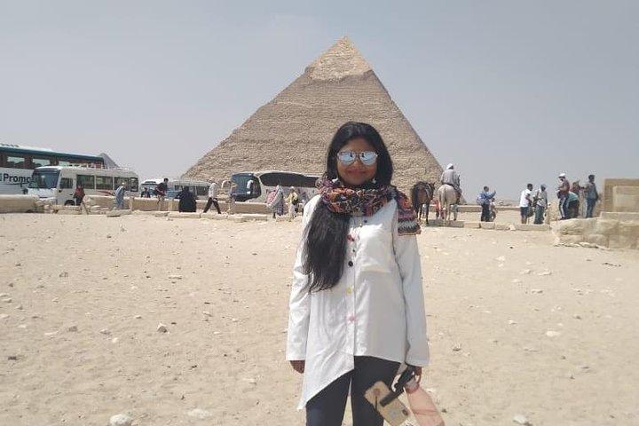 Cairo Private layover tour to Giza pyramids and Sphinx