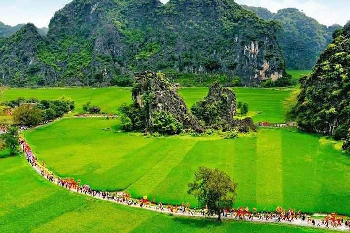 Hoa Lu- Tam Coc 1 Day Tour