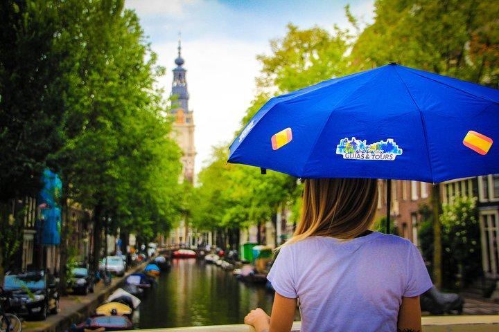 Amsterdam Small-Group Walking Tour with Typical Dutch Pancake