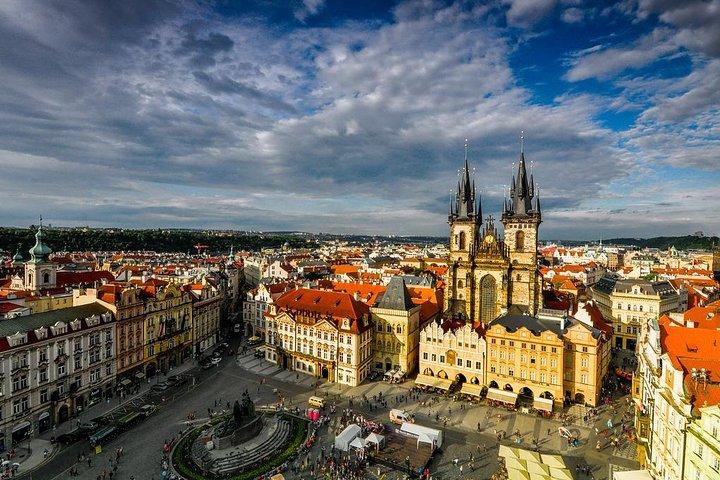 Private 4-hour Walking Tour of Prague with official tour guide