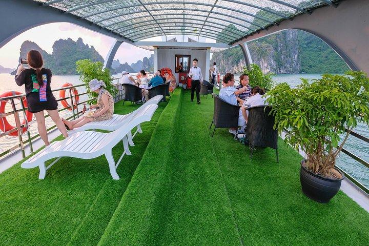 Luxury Limousine Ha Long 1Day 6 hours cruising