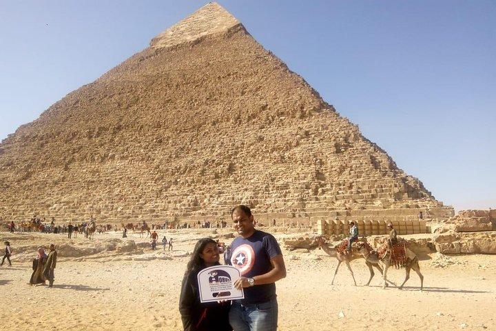 Private Full-Day Tour to Giza Pyramids, Memphis and Sakkara