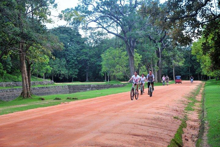 Sigiriya Cycle Tour: Explore Village Life in Sigiriya & Enjoy a Village Lunch