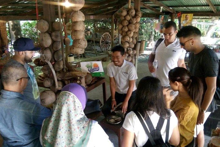 Damnoen Saduak Floating Market Small Group Tour