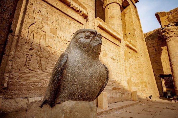 4 nights on 5 stars cruise luxor&Aswan tours&hot air balloon from Cairo by plane