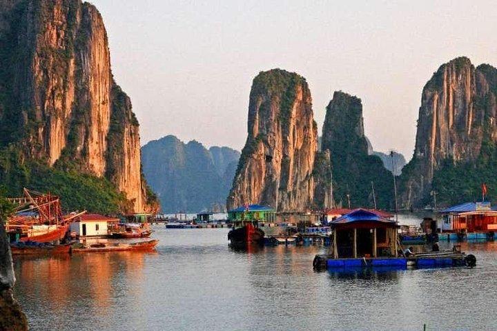 Halong Bay tour 2 days / 1 night on Stellar cruise {New 4 star Cruise}.