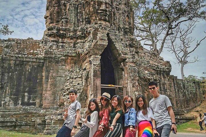 Small group: Angkor Wat tour with sunset