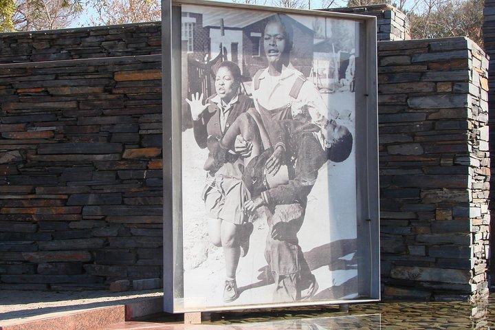 Soweto & Johannesburg And Apartheid Museum Private