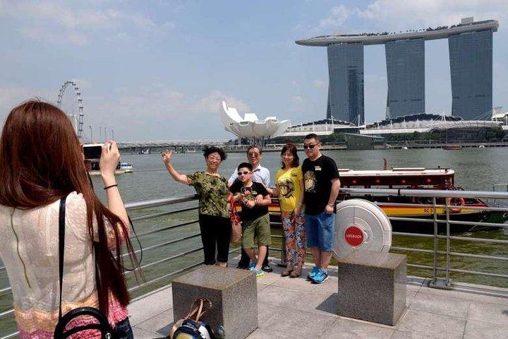 4-Hour Singapore Chauffeured City Tour