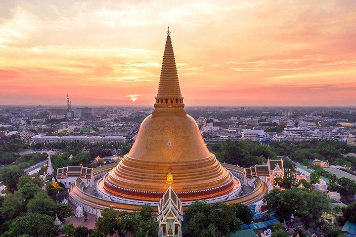 Bangkok Day Trip: Railway Market, Floating Market & Nakhon Pathom