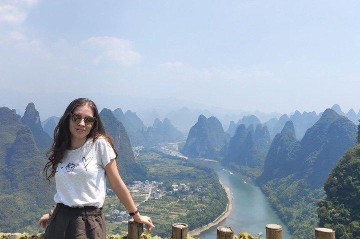 Private Day Tour of Yangshuo Xianggong Mountain and Yulong Bamboo Boat