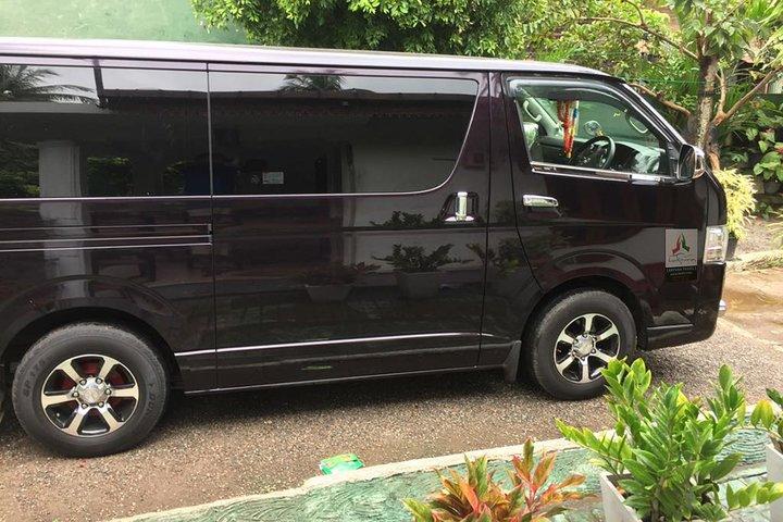 Colombo Airport (CMB) to The Elephant Stables, Kandy Private Transfer