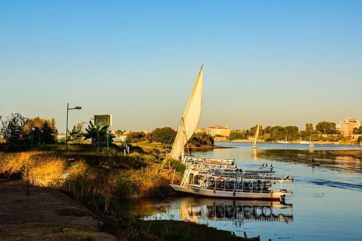 Felucca sailing-boat Ride, tour in Luxor to discover Hapy Nile