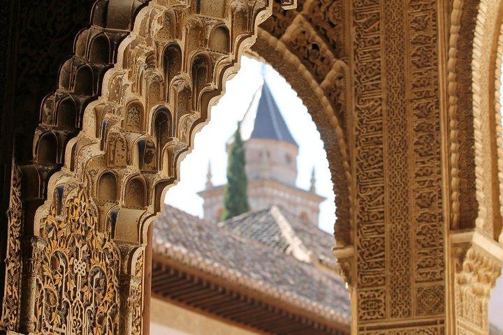 Alhambra and Generalife Tour