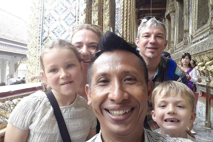 Bangkok Private Tour: Your Personal Guide & Chauffeured Transport