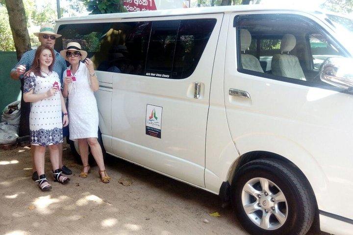 Mount Lavinia City to Colombo (CMB) Airport Private Transfer