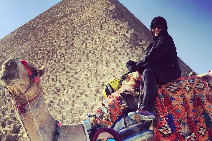 Day Tour To Giza Pyramids old Egyptian Museum and Khan Khalili