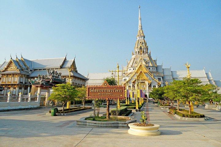 Chachoengsao One Day Trip from Bangkok : Historic Market and Buddhist Temples
