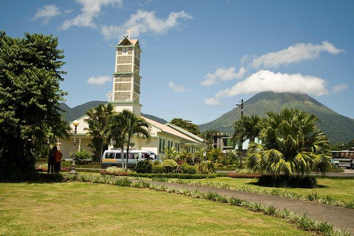 3 Days - 2 Nights: Arenal Volcano & Monteverde Adventure from San Jose