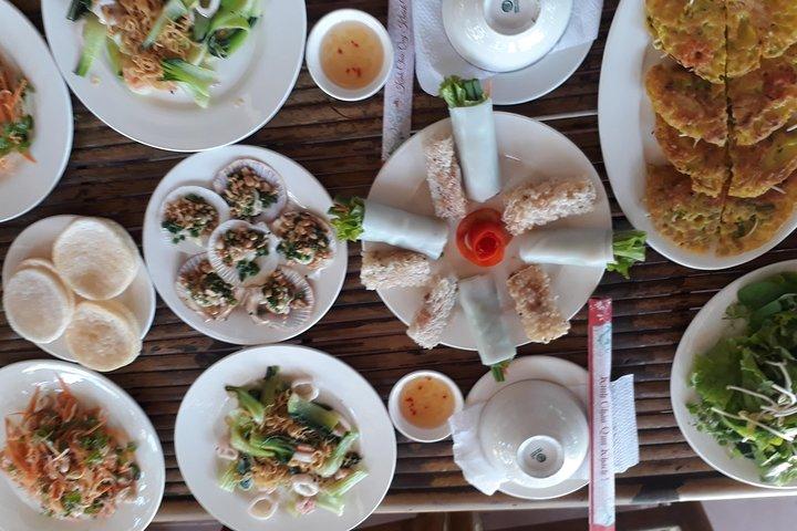 Hoi An Eco Tour Cooking Class & Fishing (Local market,basket boat,learn cooking)