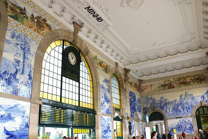 Private 2-Day Tour to Porto & Aveiro & Fatima & Nazaré & Óbidos