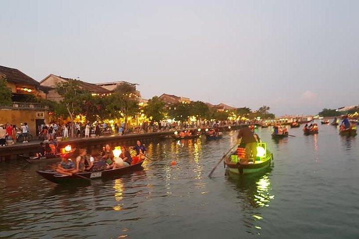 Hoi An Ancient Town -Walking Tour,Lantern Boat Ride, Night Market