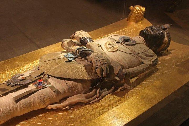 Tour to Pyramids & The Egyptian Museum and old cairo