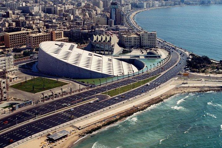 Private Alexandria Day Trip from Cairo – Catacombs & Qaitbay